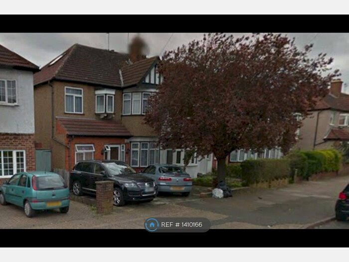 Studio To Rent In Victoria Road, Ruislip, HA4