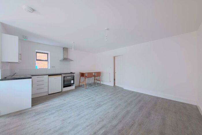 1 Bedroom Flat To Rent In Nicholsons Lane, Maidenhead, SL6