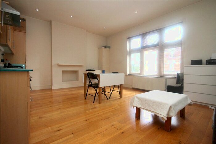 1 Bedroom Flat To Rent In Chiswick High Road, Chiswick, London, W4