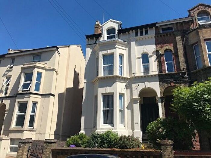 1 Bedroom Apartment To Rent In Ashburton Road, Southsea, PO5