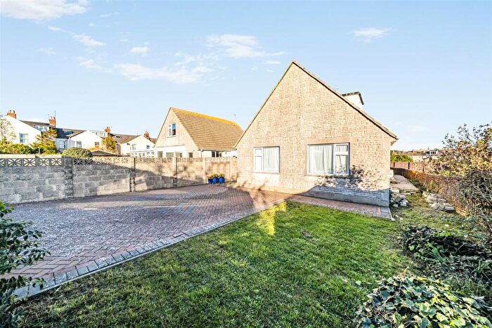 5 Bedroom Detached Bungalow For Sale In Clarence Close, Portland, DT5