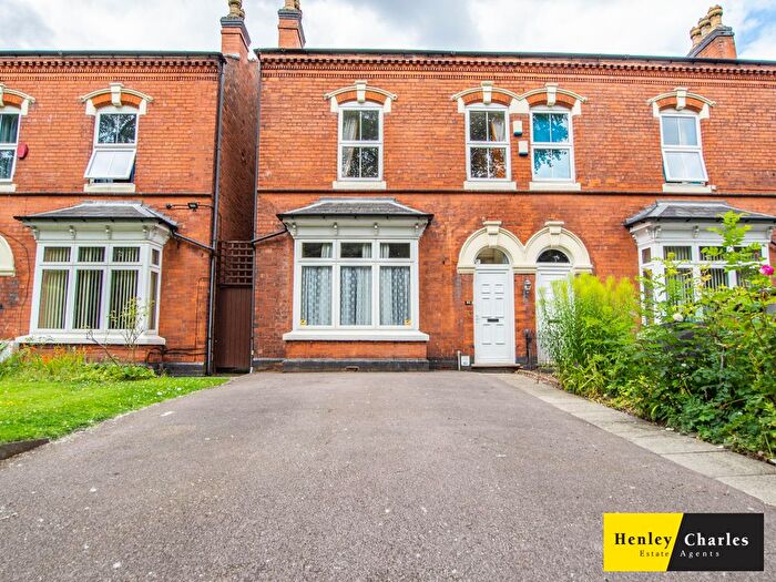 4 Bedroom Semi-Detached House To Rent In Avenue Road, Erdington, Birmingham, B23