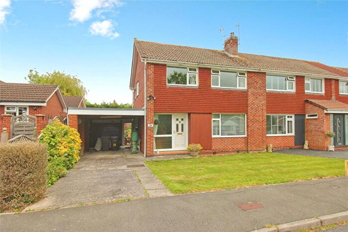 3 Bedroom Semi-Detached House For Sale In Charnwood Road, Trowbridge, BA14