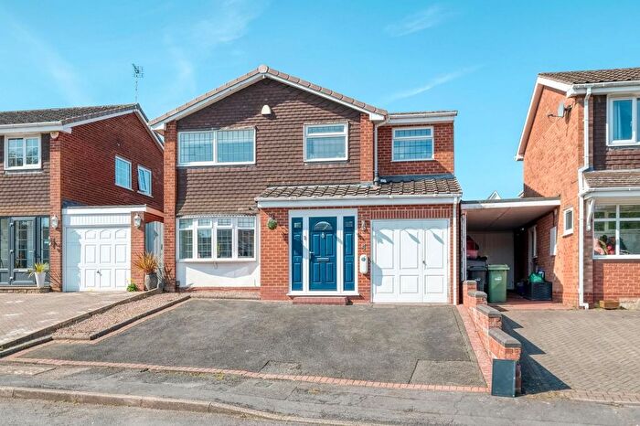 4 Bedroom Detached House For Sale In Ainsdale Gardens, Halesowen, B63