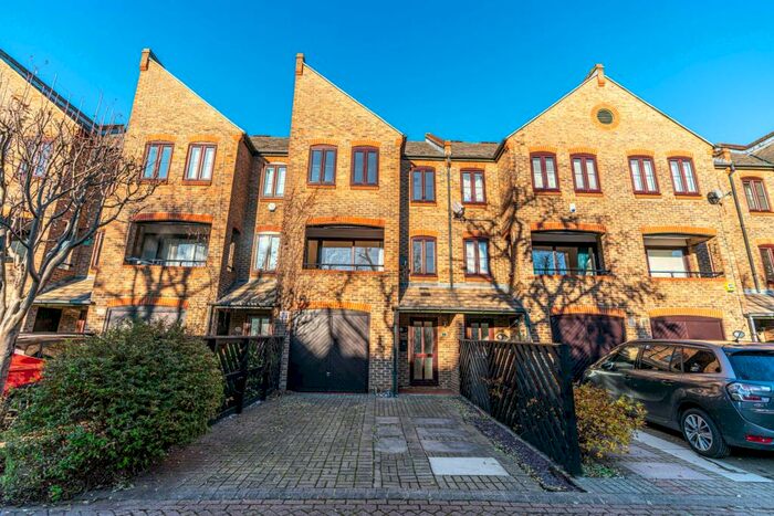 4 Bedroom Terraced House To Rent In Plymouth Wharf, London, E14