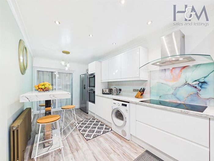 3 Bedroom Terraced House For Sale In Hopton Road, Stevenage, SG1