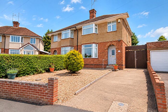 3 Bedroom Semi-Detached House For Sale In Bishops Drive, Northampton, NN2