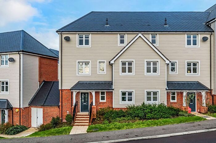 4 Bedroom Town House For Sale In Consort Drive, Leatherhead, Surrey, KT22