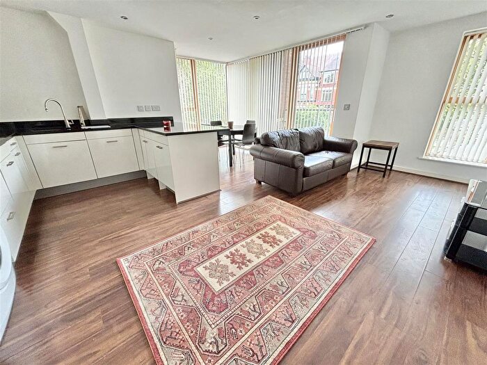 1 Bedroom Flat For Sale In Cottonfields, Barlow Moor Road, Didsbury, M20