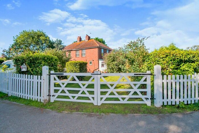 3 Bedroom Semi-Detached House For Sale In Lutton Bank, Lutton, Spalding, PE12