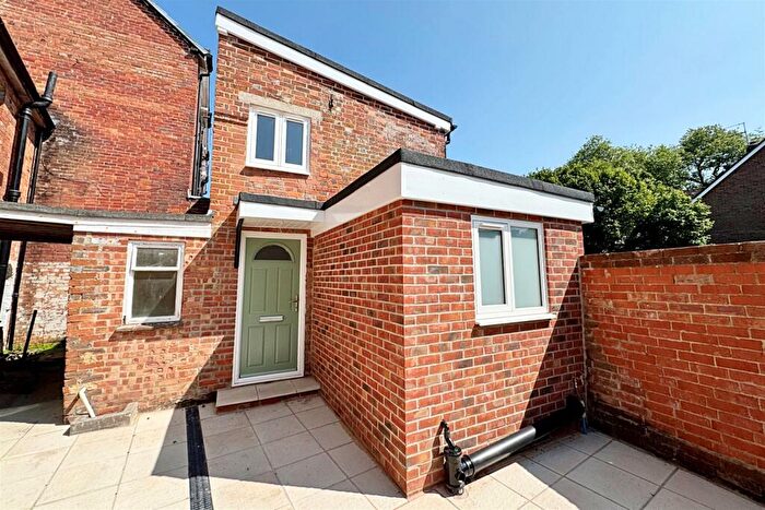 1 Bedroom Semi-Detached House To Rent In Wimborne Town Centre, BH21