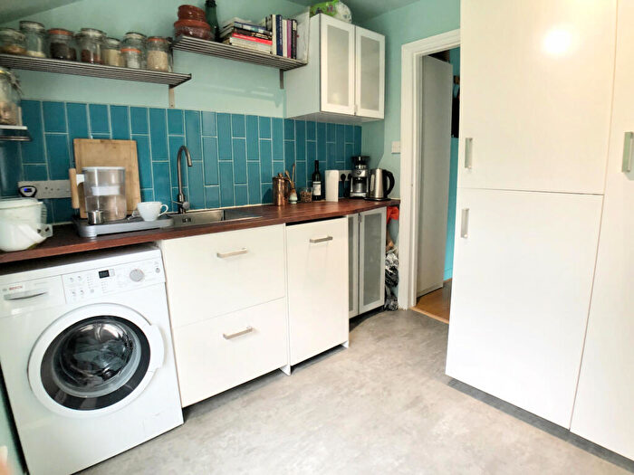 1 Bedroom Flat To Rent In St. Donatts Road, London, SE14
