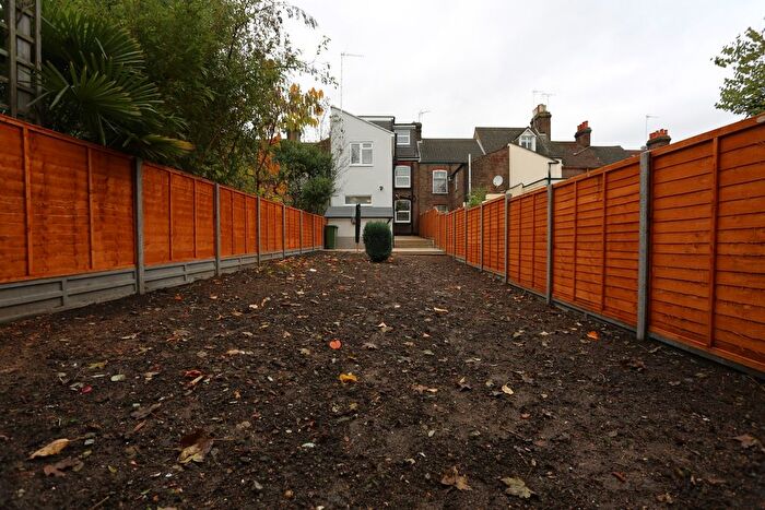 1 Bedroom Studio To Rent In Tavistock Street, Luton, Bedfordshire, LU1