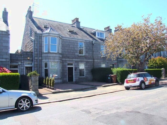 3 Bedroom Flat To Rent In Beaconsfield Place, The West End, Aberdeen, AB15