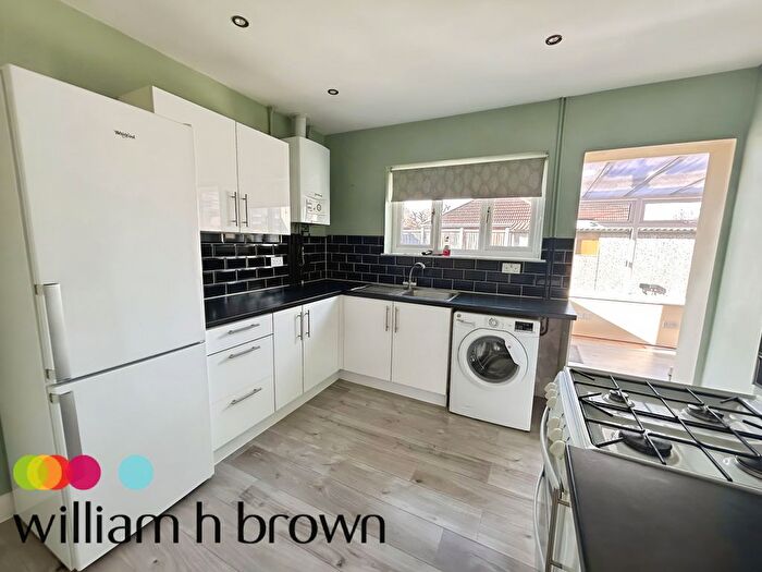 2 Bedroom Bungalow To Rent In Weavers Close, Colchester, CO3