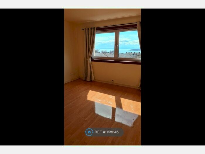 2 Bedroom Flat To Rent In Shetland Place, Kirkcaldy, KY1