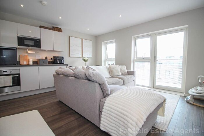 1 Bedroom Flat For Sale In Bowerman Court, Bucknall Place, WD19