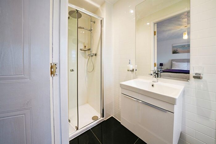 2 Bedroom Flat For Sale In Dunlins Court, Wallasey, CH45