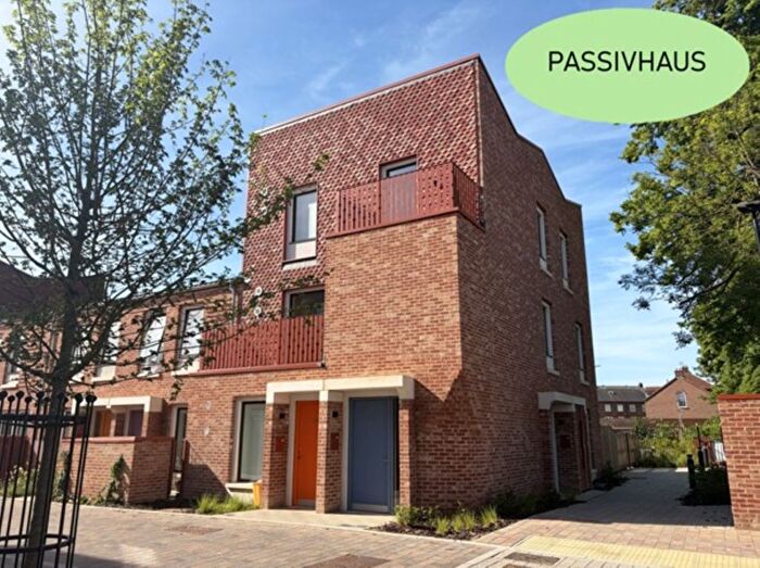 1 Bedroom Flat For Sale In Duncombe Square, Burton Stone Lane, York, YO30