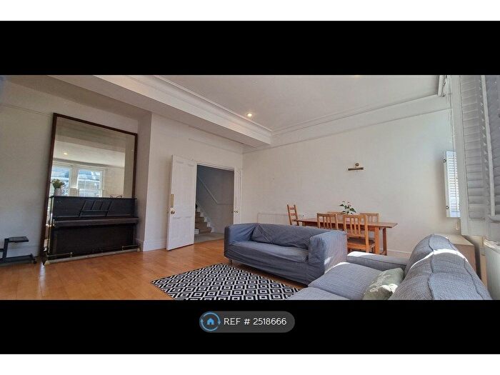 5 Bedroom Maisonette To Rent In Geraldine Road, London, SW18