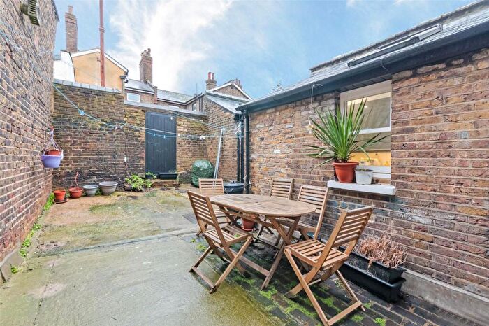 4 Bedroom House To Rent In Goodhall Street, Harlesden, NW10