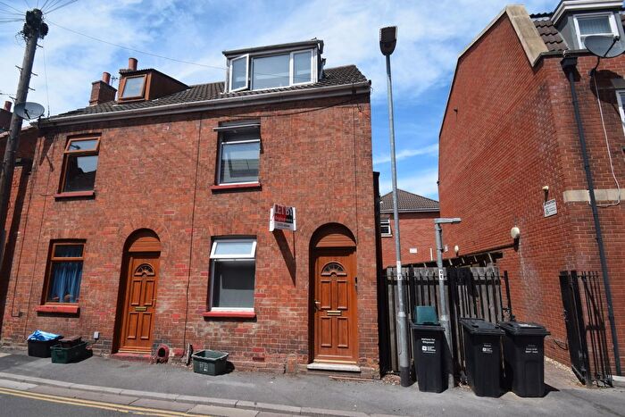 4 Bedroom End Of Terrace House For Sale In Friarn Street, Bridgwater, TA6