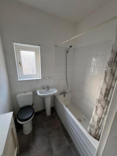 2 Bedroom End Of Terrace House To Rent In Carr Street, Brighouse, HD6