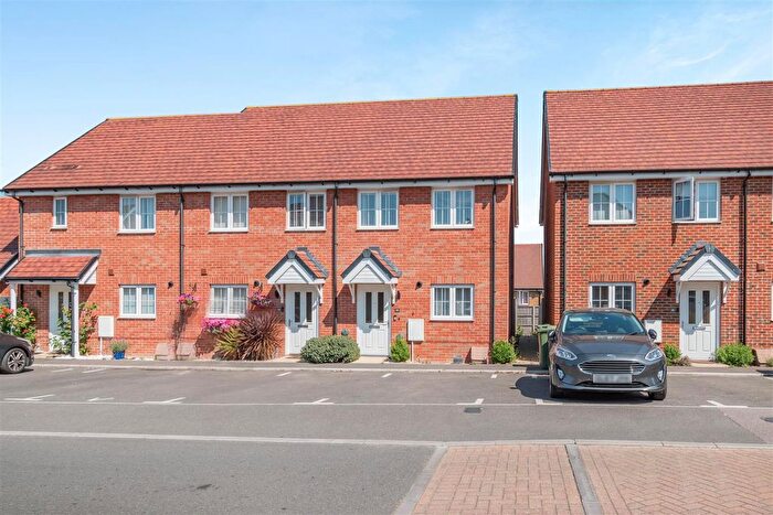 2 Bedroom End Terrace House For Sale In Lasius Drive, Coxheath, Maidstone, ME17