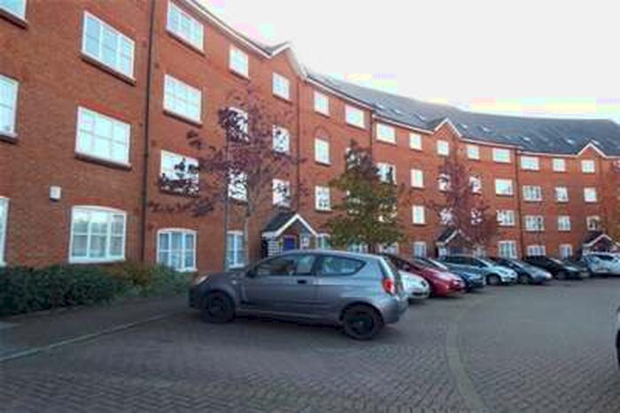 2 Bedroom Flat To Rent In Crown Quay, MK40