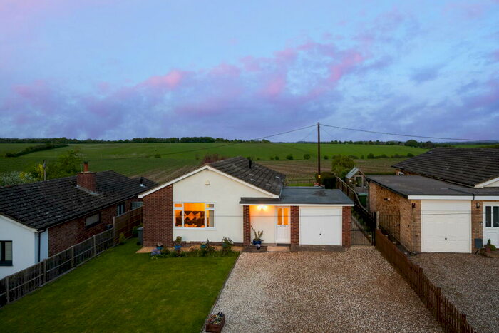 3 Bedroom Bungalow For Sale In Shop Lane, Leckhampstead, RG20