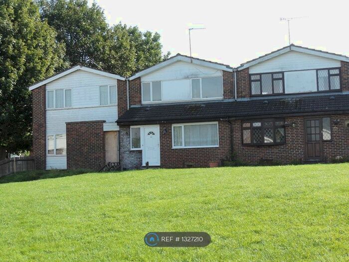 3 Bedroom Terraced House To Rent In Caldbeck, Waltham Abbey EN9