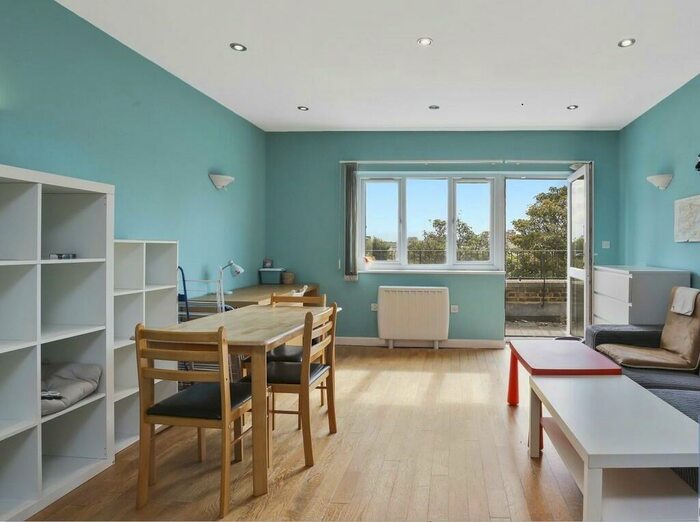 2 Bedroom Apartment To Rent In Hackney Road, Hackney, E2