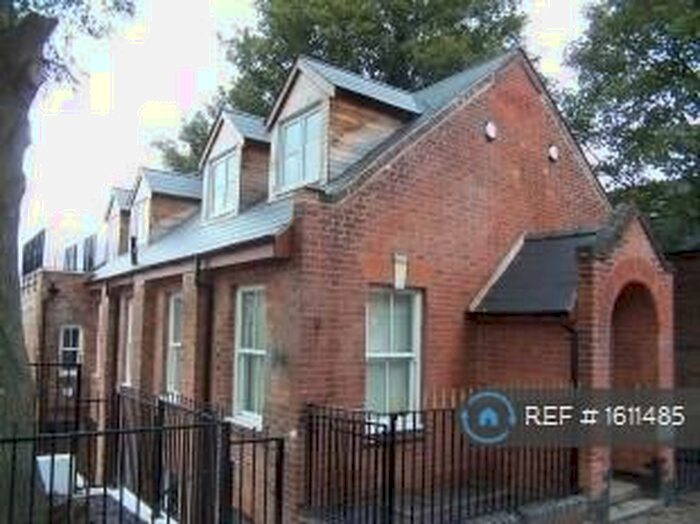 2 Bedroom Flat To Rent In Mansfield Street, Nottingham, NG5