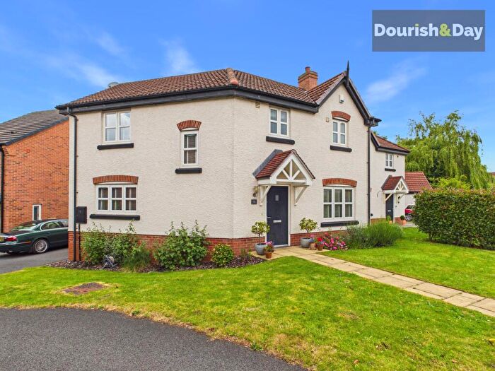 3 Bedroom Detached House For Sale In Bruton Gardens, Great Haywood, ST18