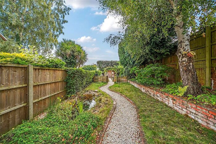 3 Bedroom Detached House For Sale In College Lane, Woking, Surrey, GU22