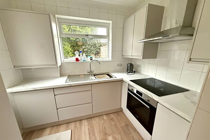 2 Bedroom Bungalow To Rent In Swanbridge Road, DA7