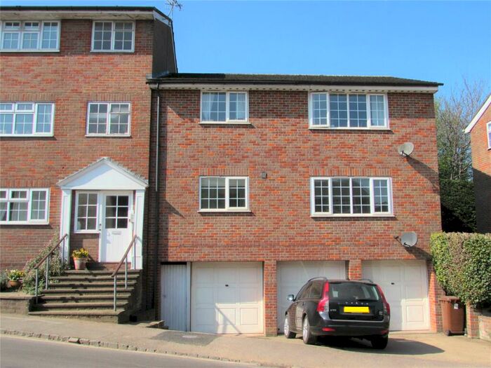 2 Bedroom Flat To Rent In Kings Road, Henley-on-Thames, Oxfordshire, RG9