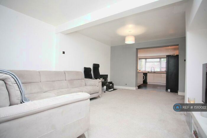 3 Bedroom Semi-Detached House To Rent In Three Spires Avenue, Coventry, CV6