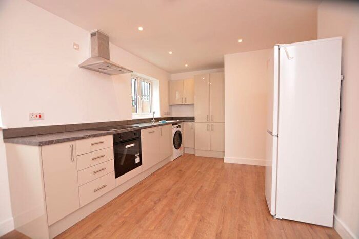 1 Bedroom Flat To Rent In Stoke Road, Slough, SL2