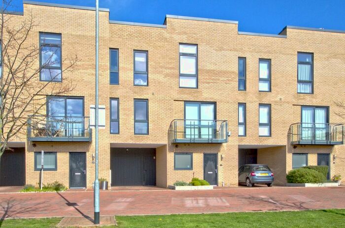 4 Bedroom Town House To Rent In Cornwell Road, Trumpington, Cambridge, CB2