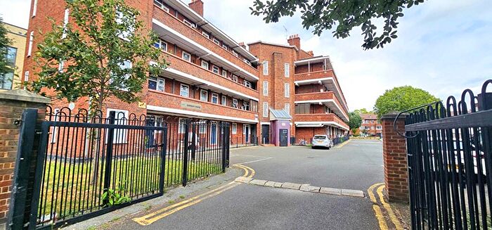 3 Bedroom Flat For Sale In Sebright House, Coate Street, London, E2