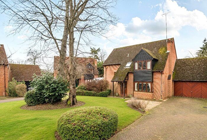 4 Bedroom Detached House For Sale In Oak Drive, Burghfield Common, Reading, Berkshire, RG7