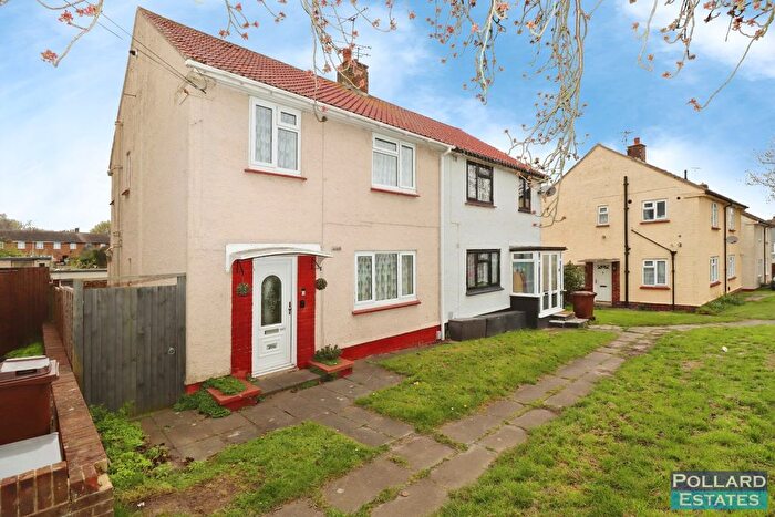 3 Bedroom Semi Detached House For Sale In Eastcourt Lane, Twydall, ME8