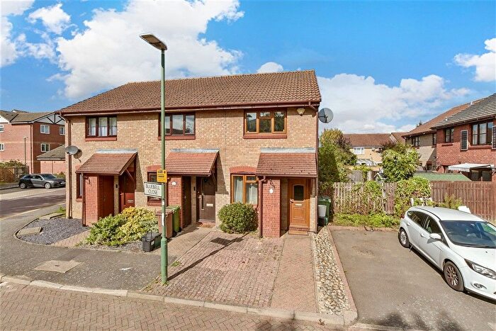 2 Bedroom End Of Terrace House For Sale In Bluebell Close, Wallington, Surrey, SM6