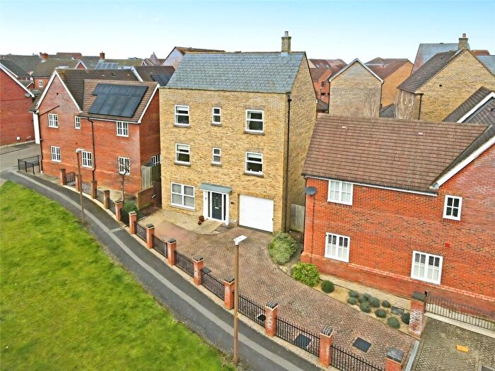 5 Bedroom Detached House For Sale In Frampton Grove, Westcroft, Milton Keynes, MK4