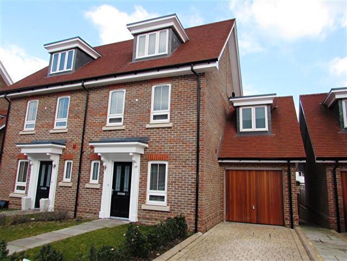 3 Bedroom Semi Detached House To Rent In Pintail Way, Maidenhead, SL6