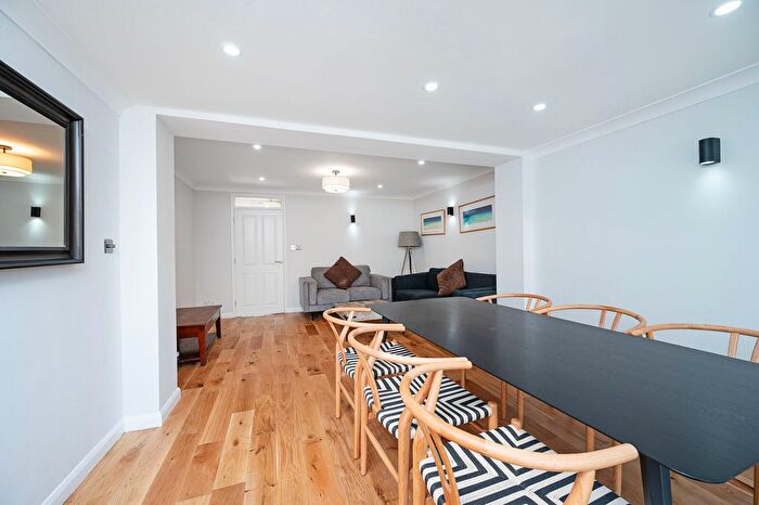 4 Bedroom Property To Rent In Hainton Close, Aldgate, London, E1