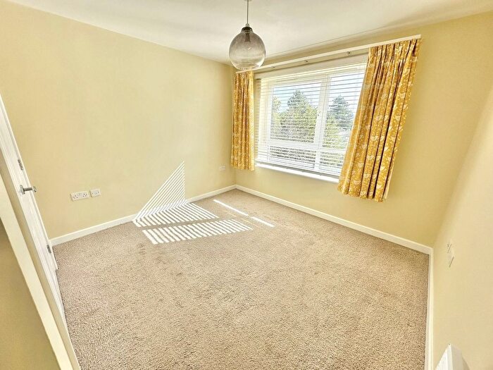 1 Bedroom Flat For Sale In Newfoundland Drive, Poole, BH15