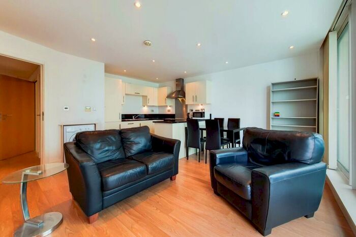 1 Bedroom Flat To Rent In Basin Approach, Gallions Reach, London, E16