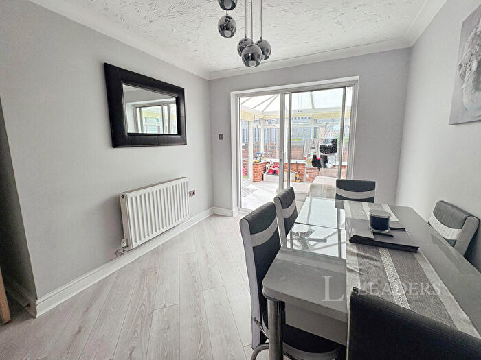 4 Bedroom House To Rent In Shireland Lane, Redditch, B97